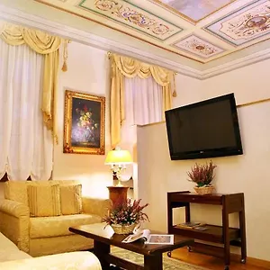 Tornabuoni La Petite Apart-hotel